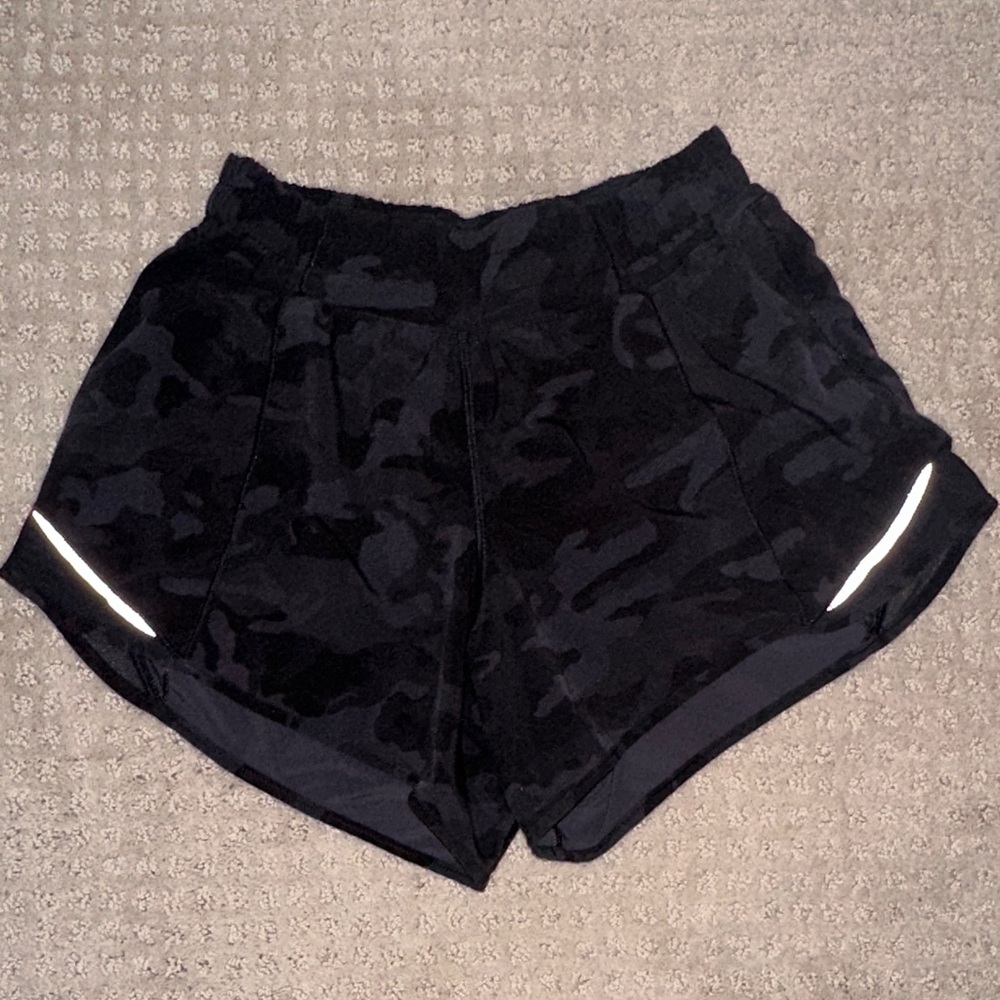 Lululemon Athletica Black Camo Athletic Shorts 4 inch inseam